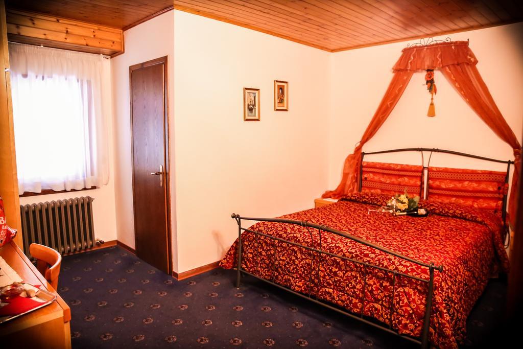 Villa Elena B&B Hotel San Martino Di Castrozza Exterior photo