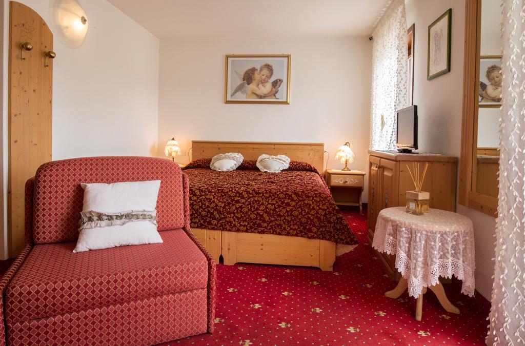 Villa Elena B&B Hotel San Martino Di Castrozza Exterior photo