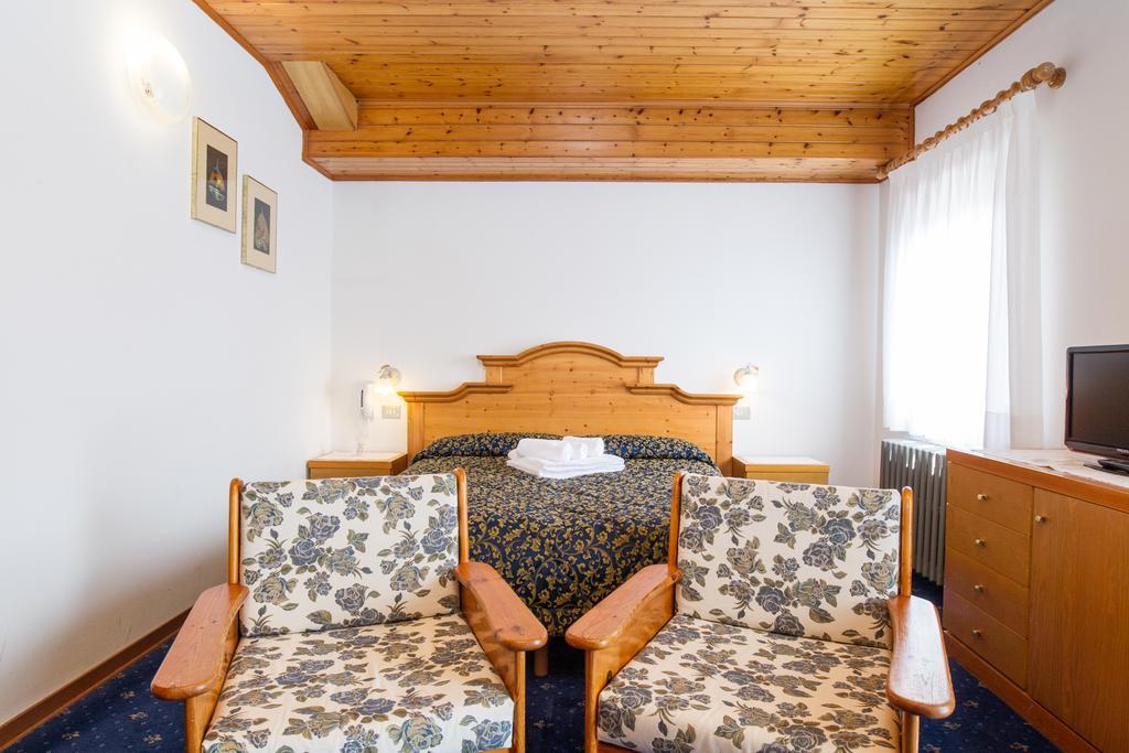 Villa Elena B&B Hotel San Martino Di Castrozza Exterior photo